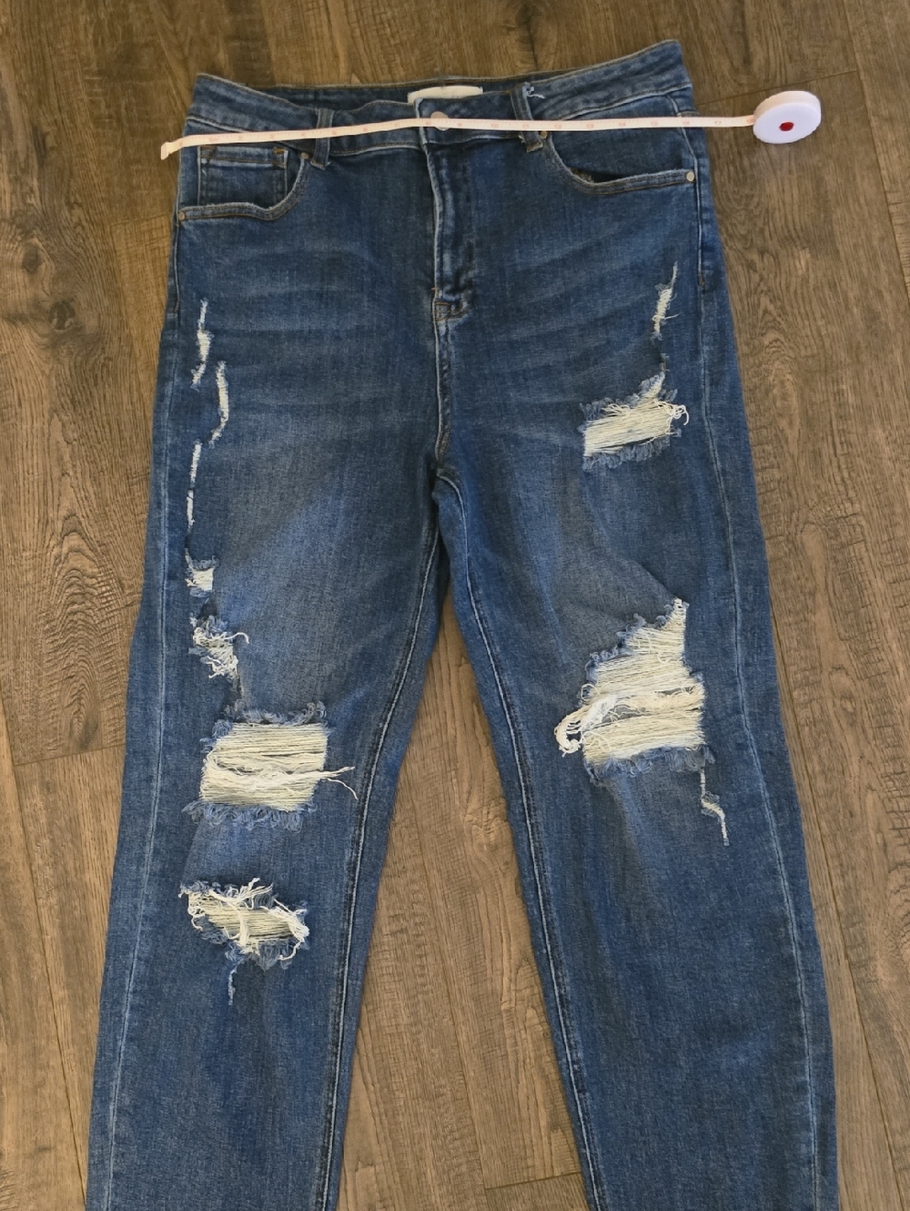 Relaxed Boyfriend Jeans in Distressed Denim - Blue